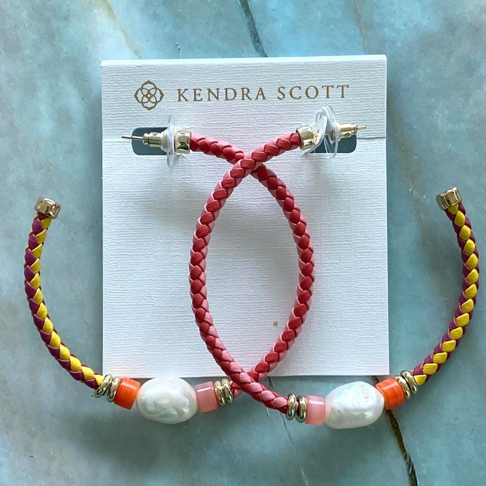 Kendra Scott Raven Hoop Earrings in Coral Mix  Gold Tone